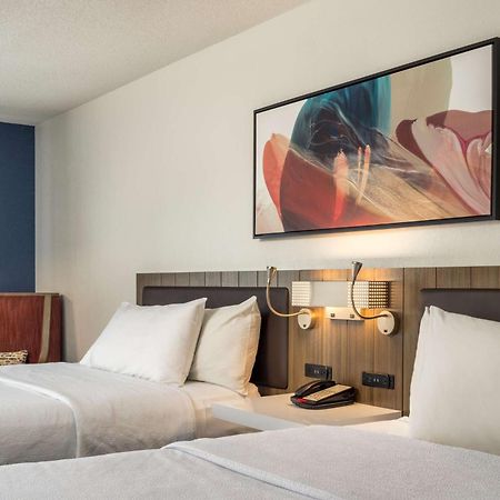 Hilton Garden Inn Оукбрук-Террес Екстер'єр фото