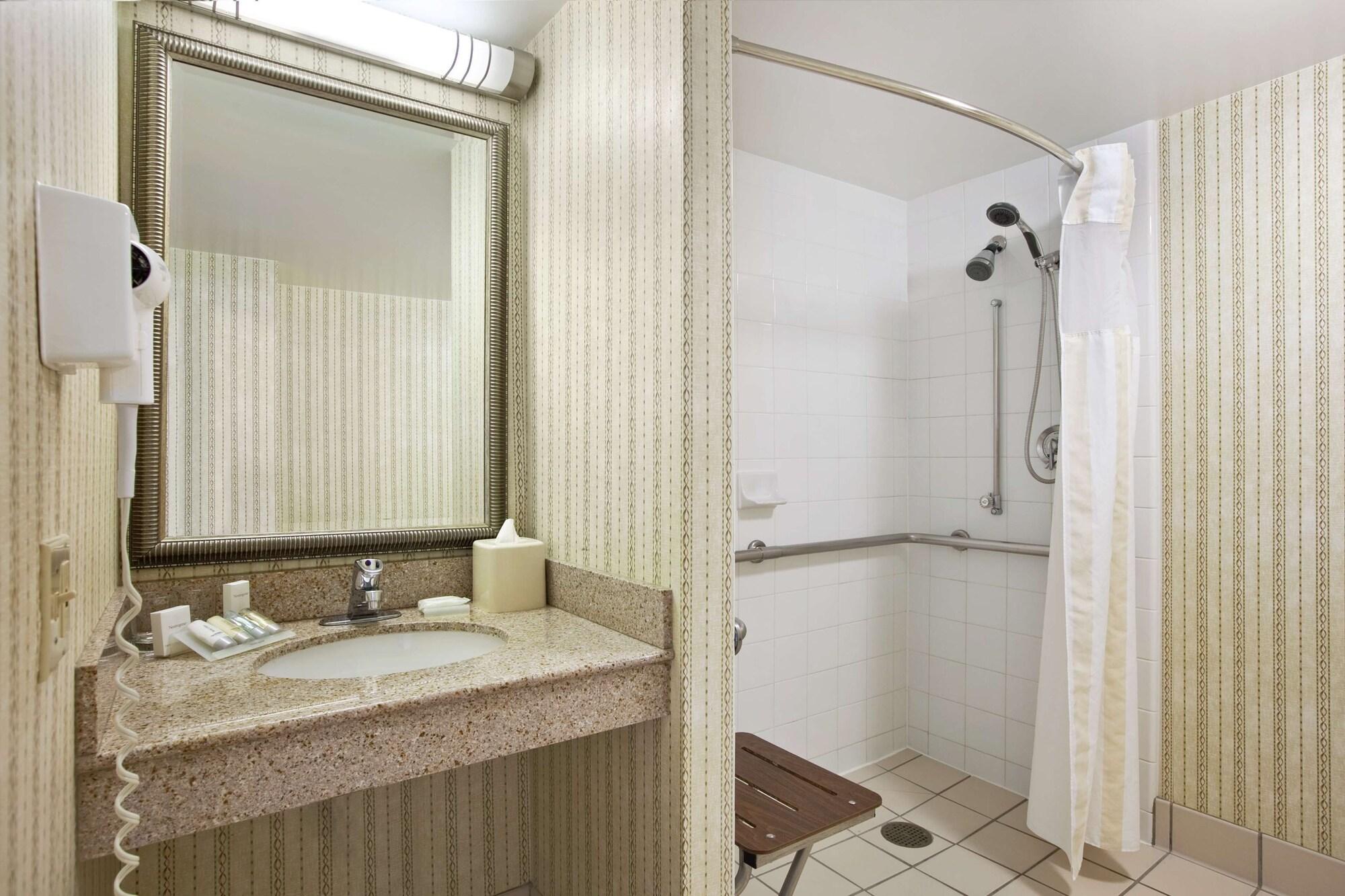 Hilton Garden Inn Оукбрук-Террес Номер фото