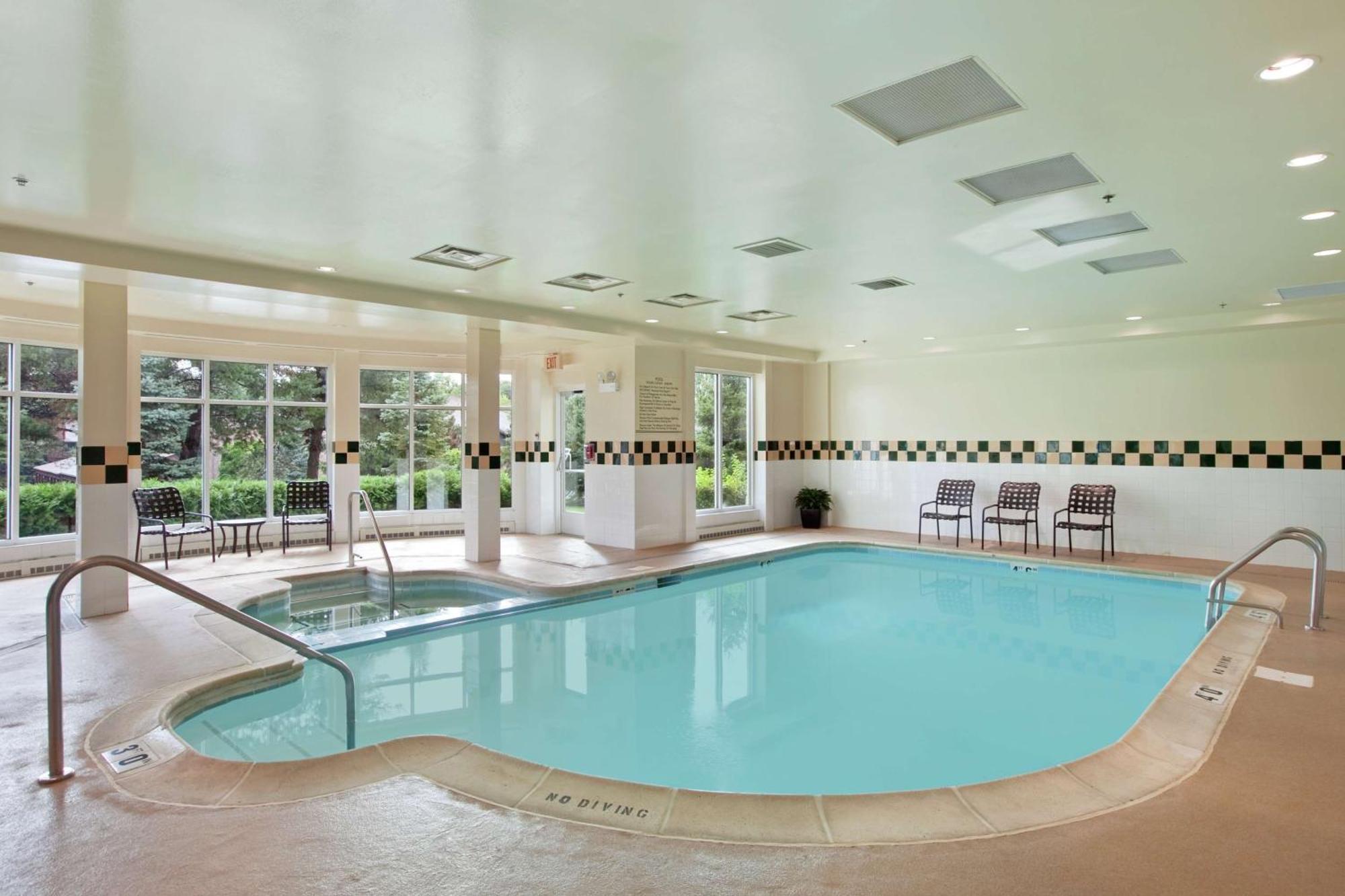 Hilton Garden Inn Оукбрук-Террес Екстер'єр фото