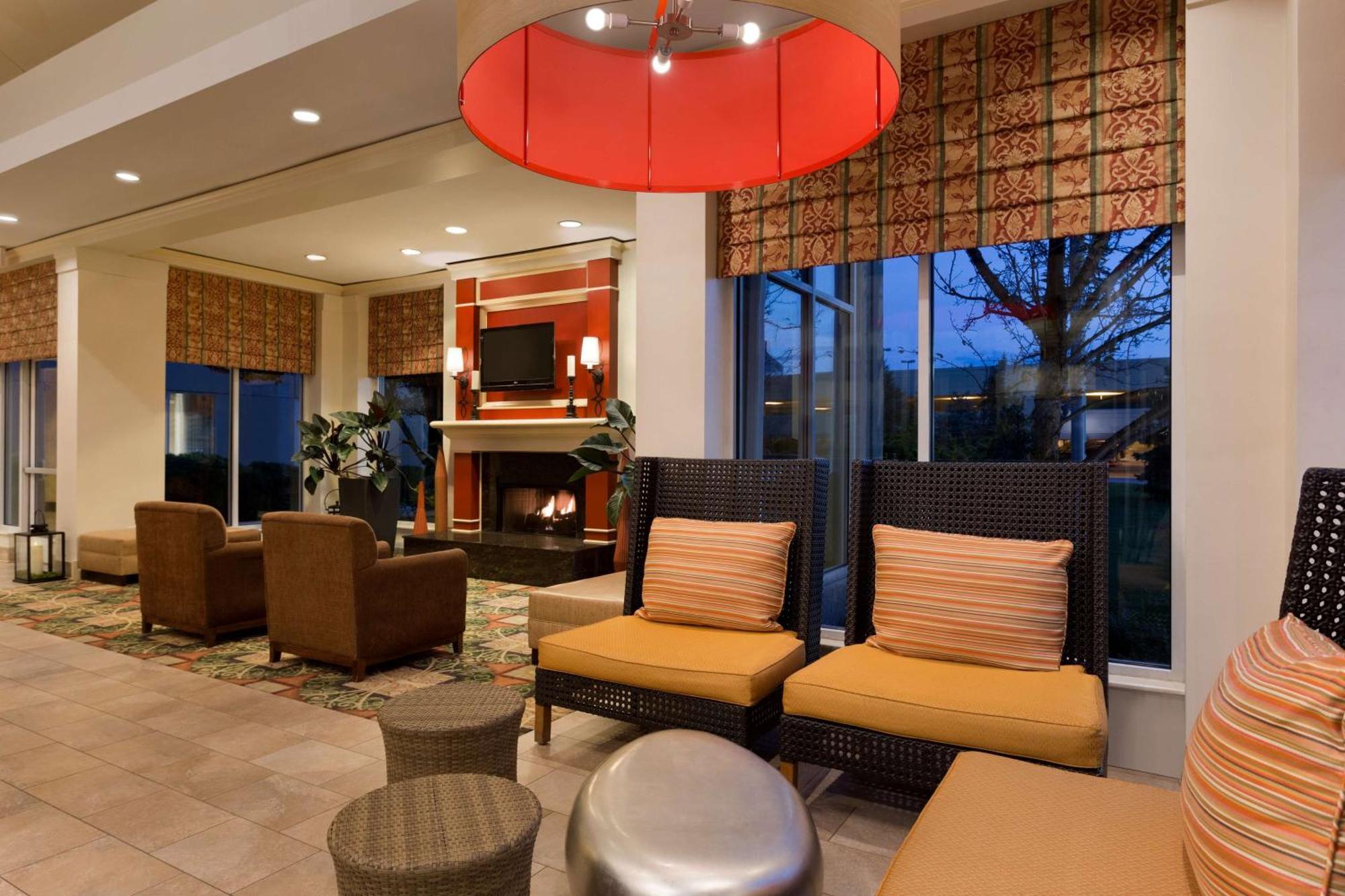 Hilton Garden Inn Оукбрук-Террес Екстер'єр фото
