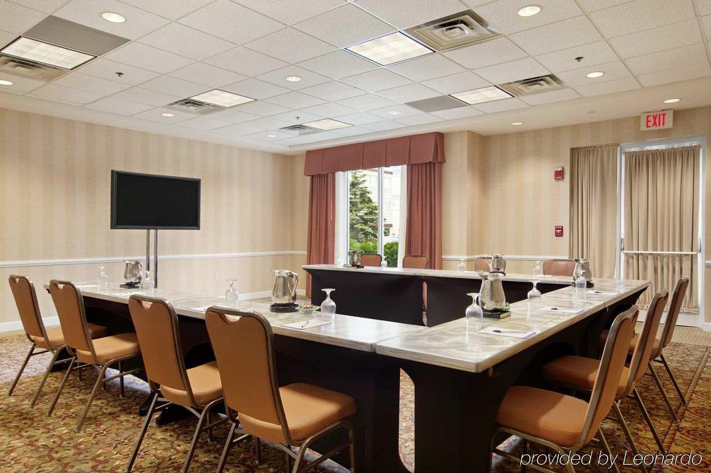 Hilton Garden Inn Оукбрук-Террес Бізнес фото